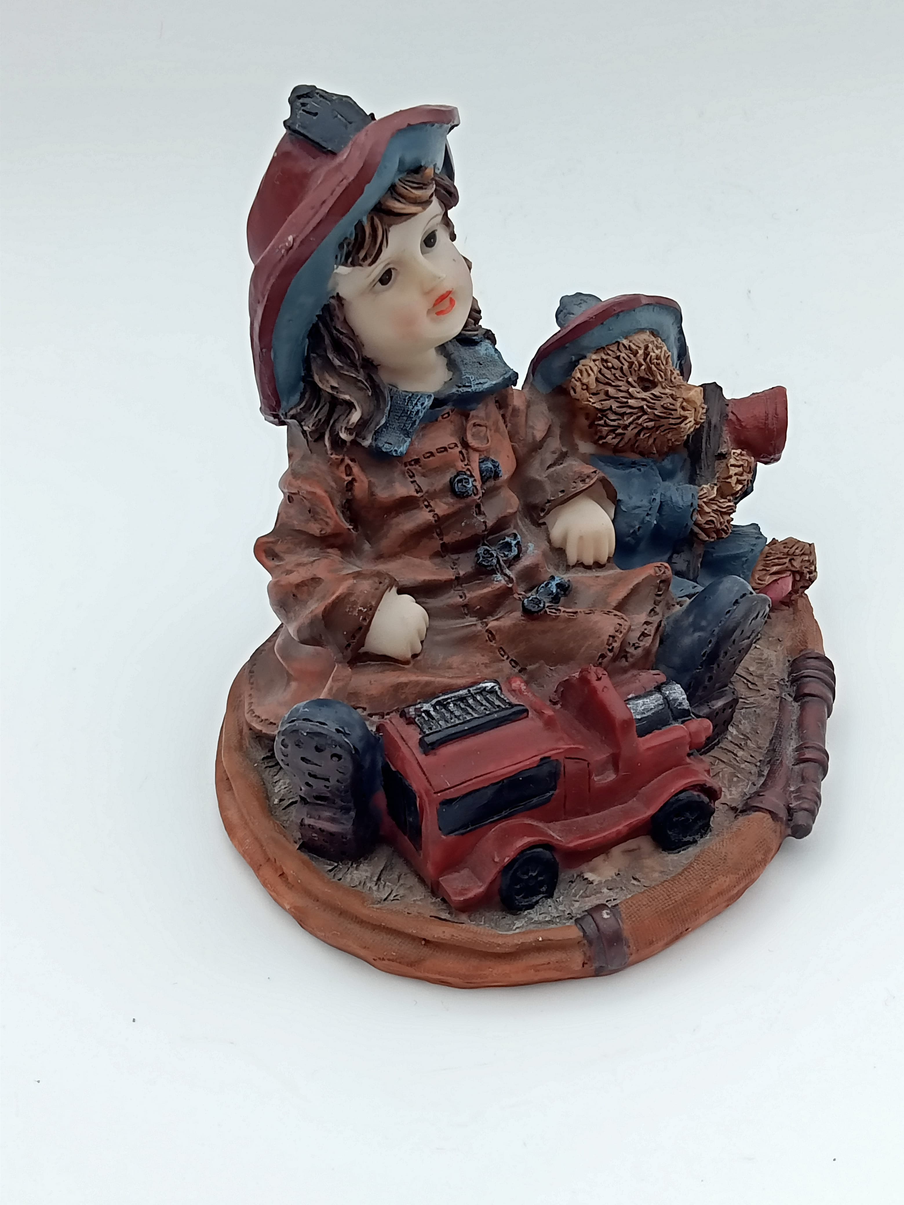Сувенир керамика Девочка с медведем 350 | Магазин канцтоваров и игрушек Львёнок